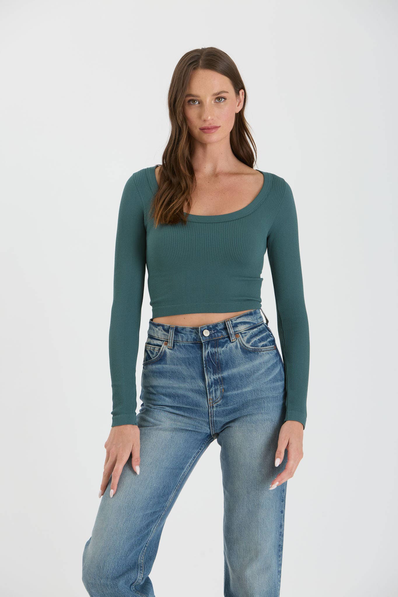 SCOOP NECK CROP TOP