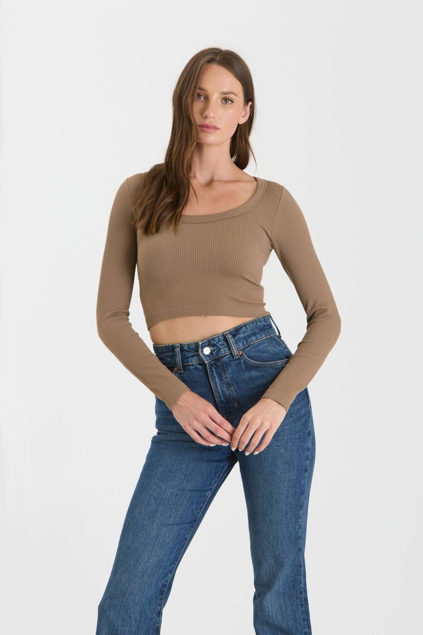 SCOOP NECK CROP TOP