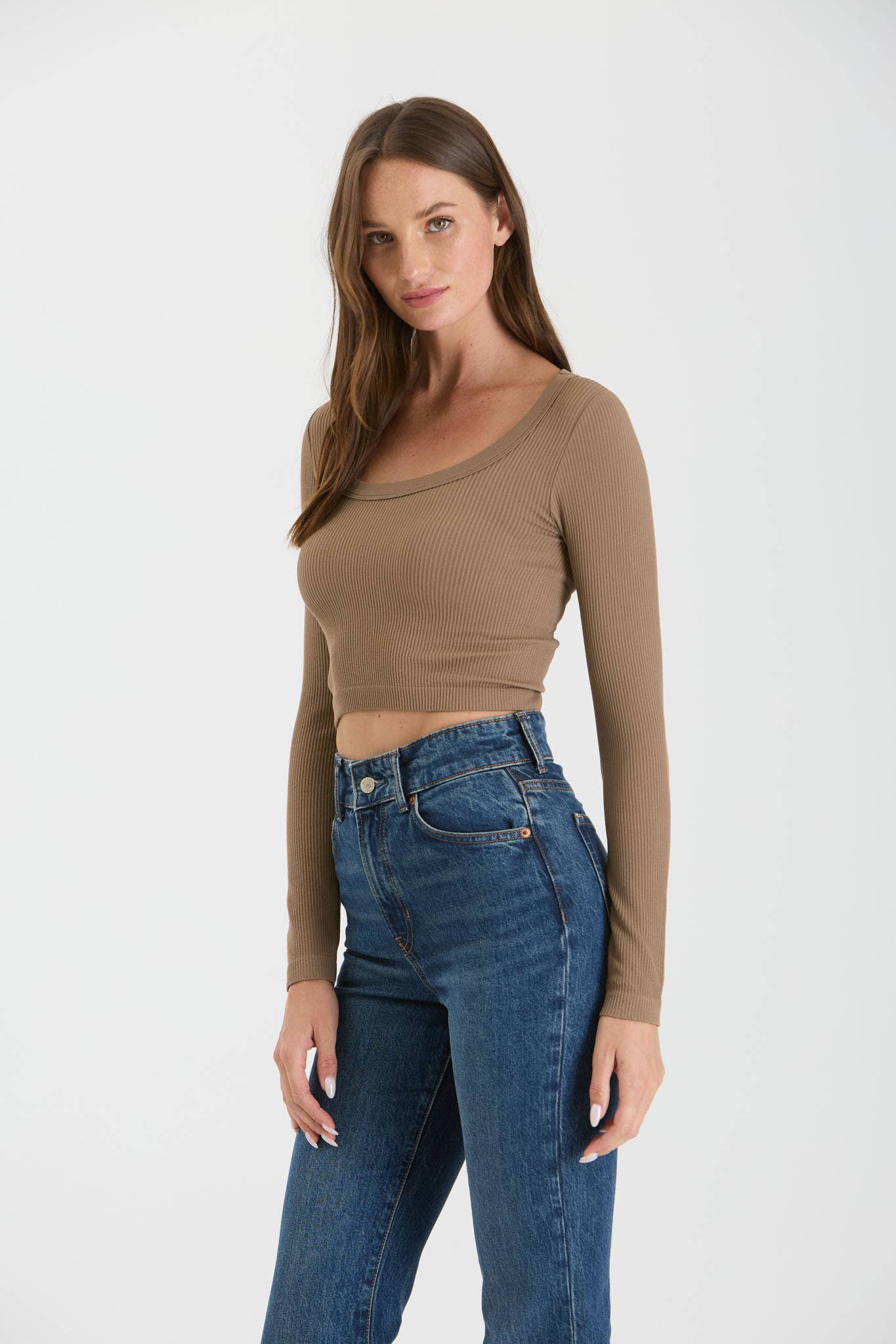 SCOOP NECK CROP TOP