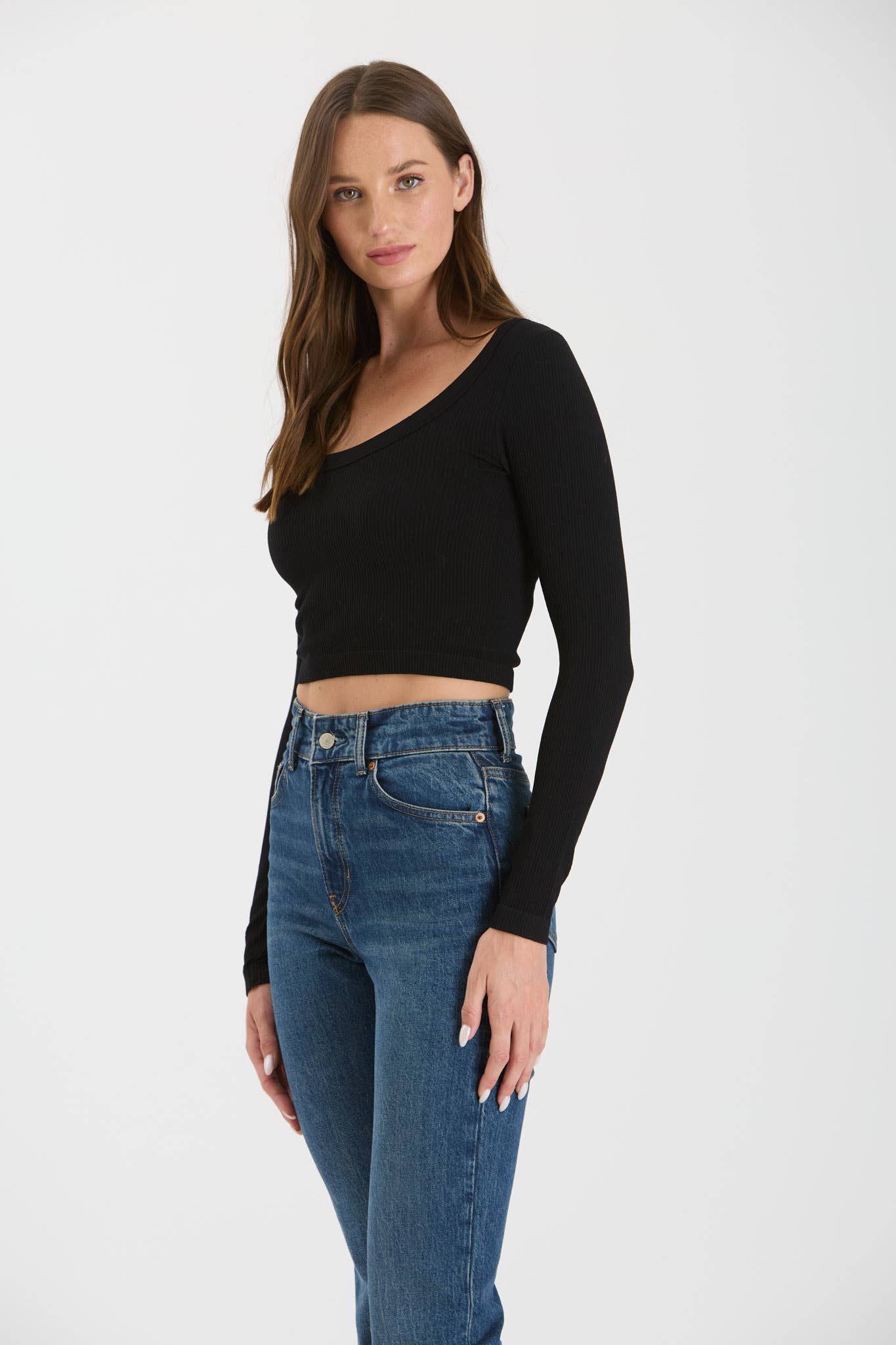 SCOOP NECK CROP TOP