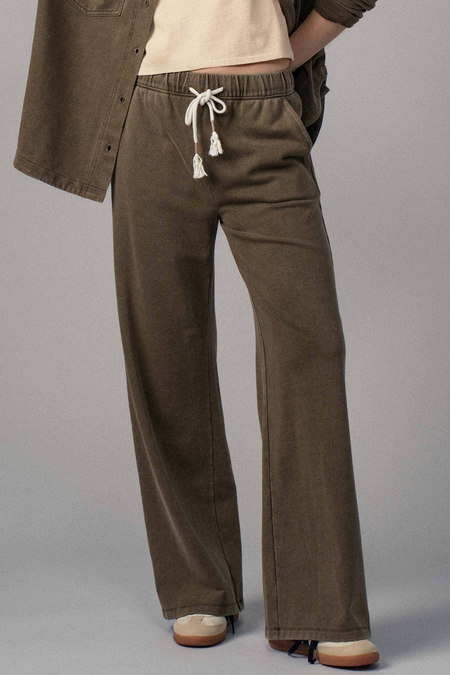 Relaxed Wide Leg Drawstring Pants