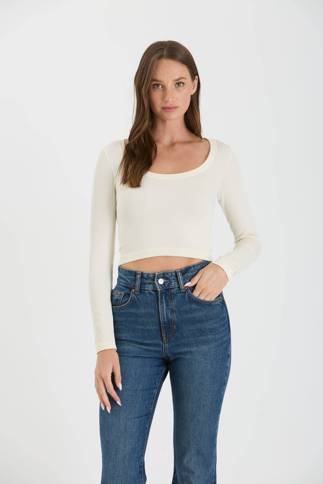 SCOOP NECK CROP TOP
