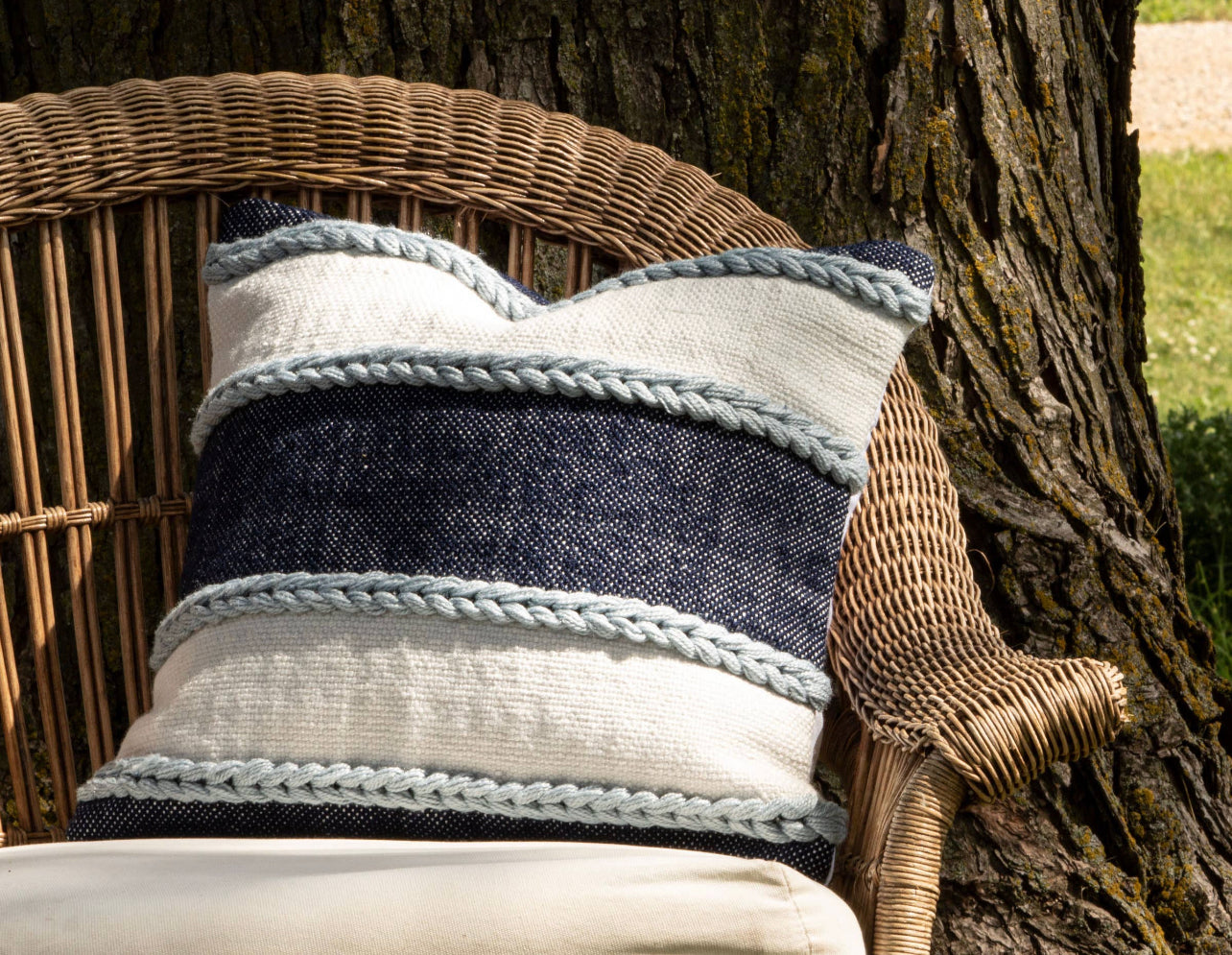 20x20 Hand Woven Outdoor Cindy Pillow