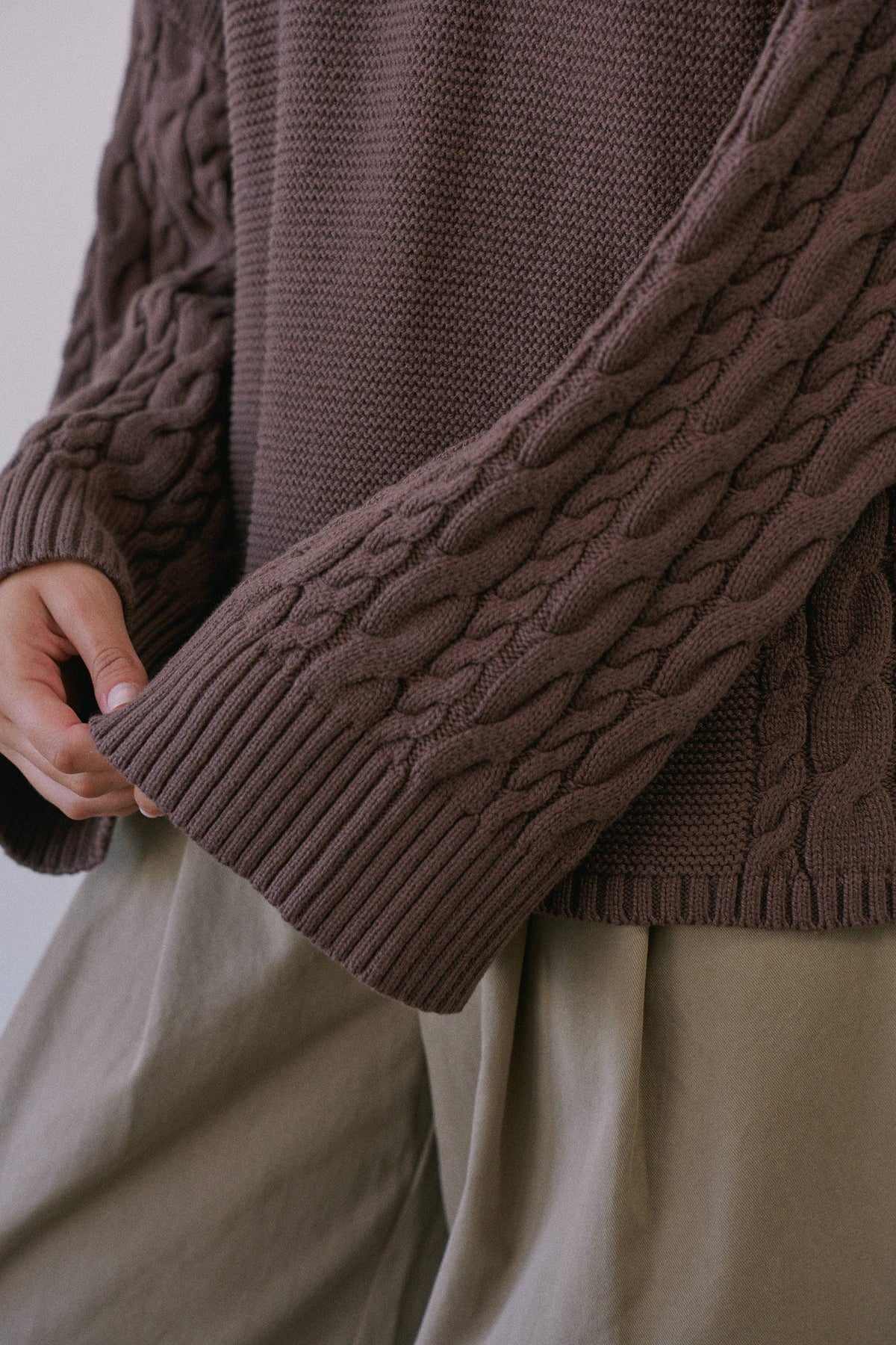 Relaxed Cable Sweater - Chocolate
