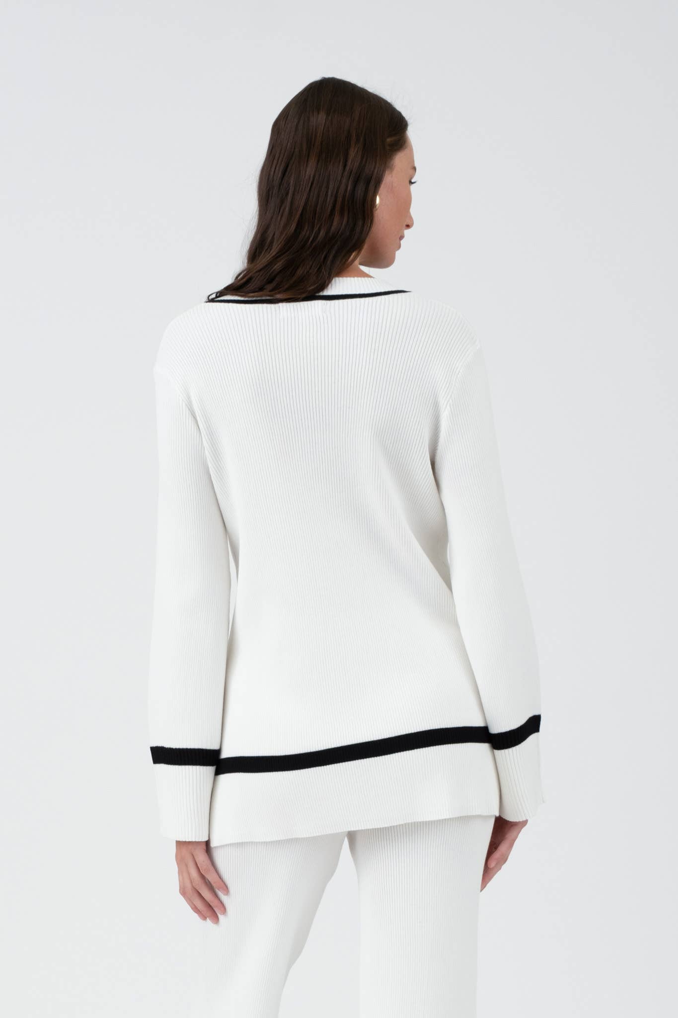 CONTRAST SWEATER