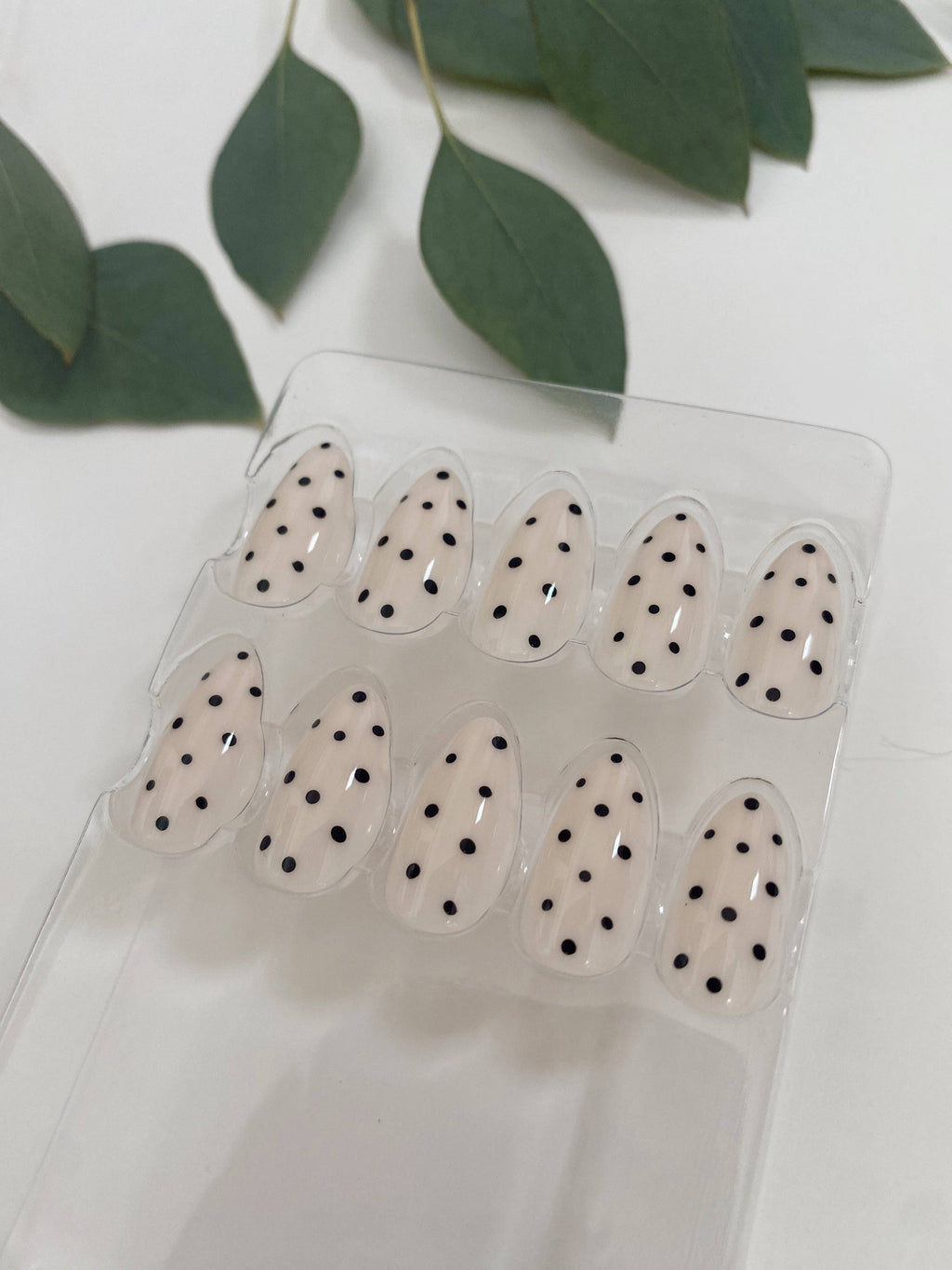 Dottie Press On Nails