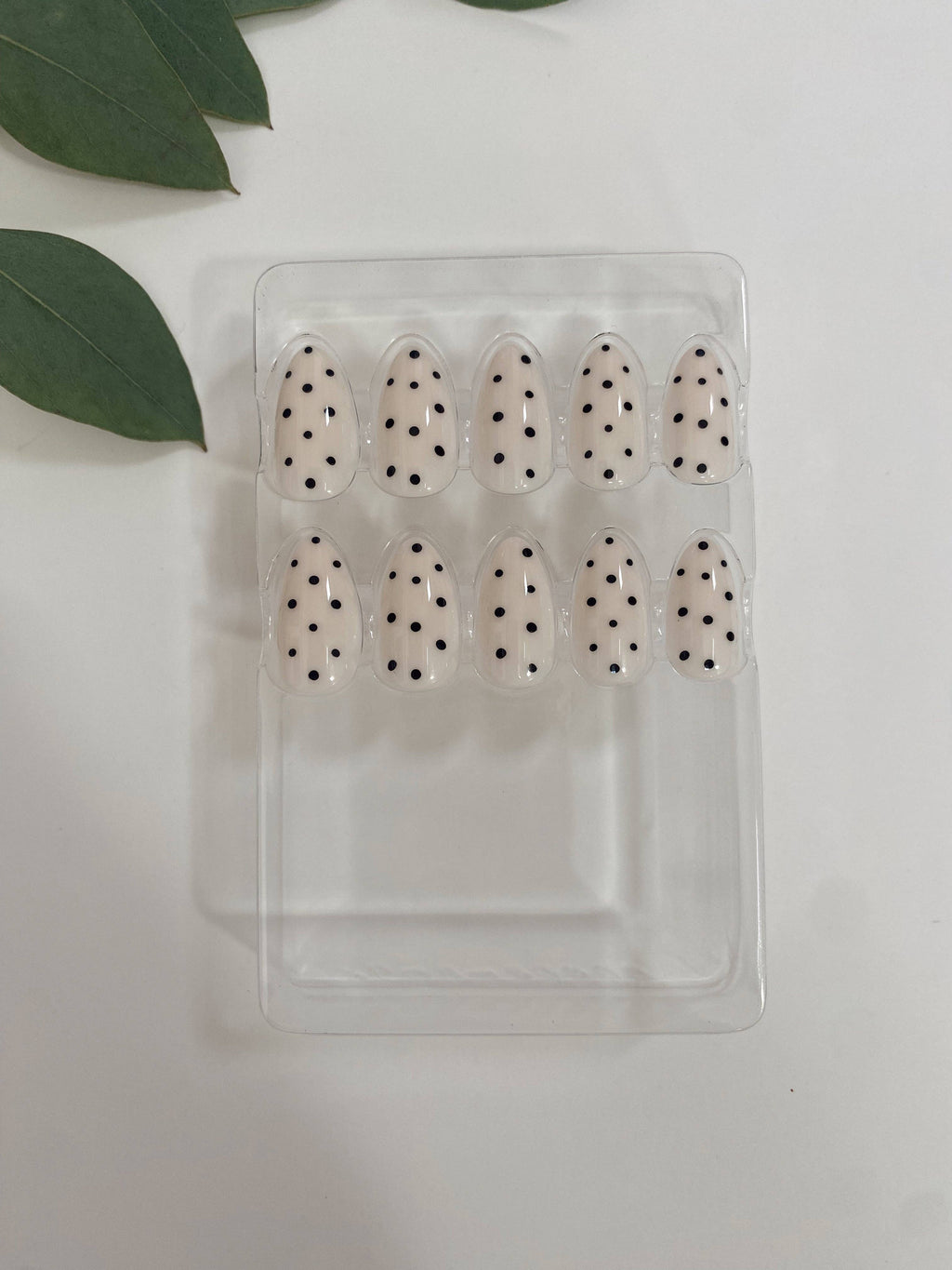 Dottie Press On Nails