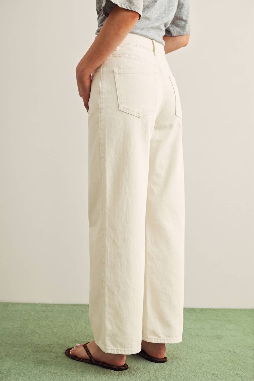 RELAXED WIDE LEG DENIM