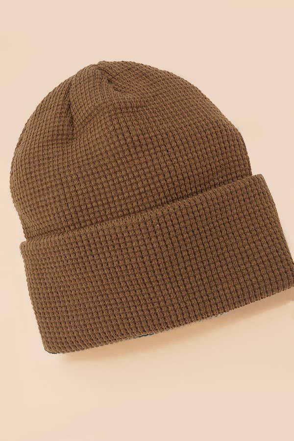 SOFT RIBBED KNIT BEANIE