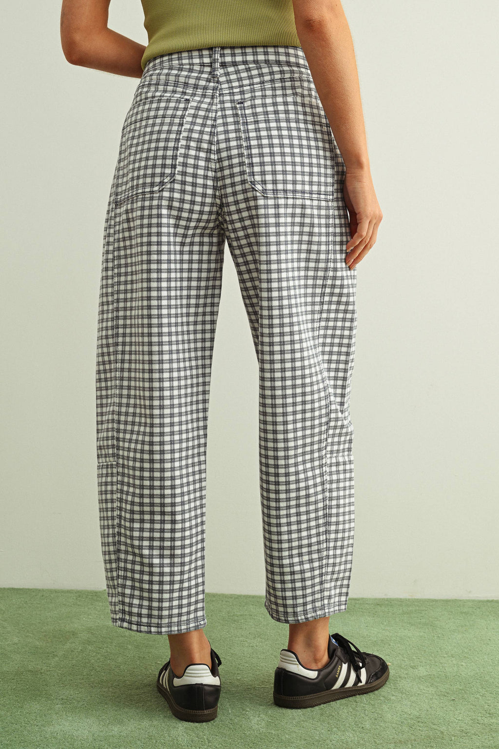 NAVY CHECKER BARREL PANTS
