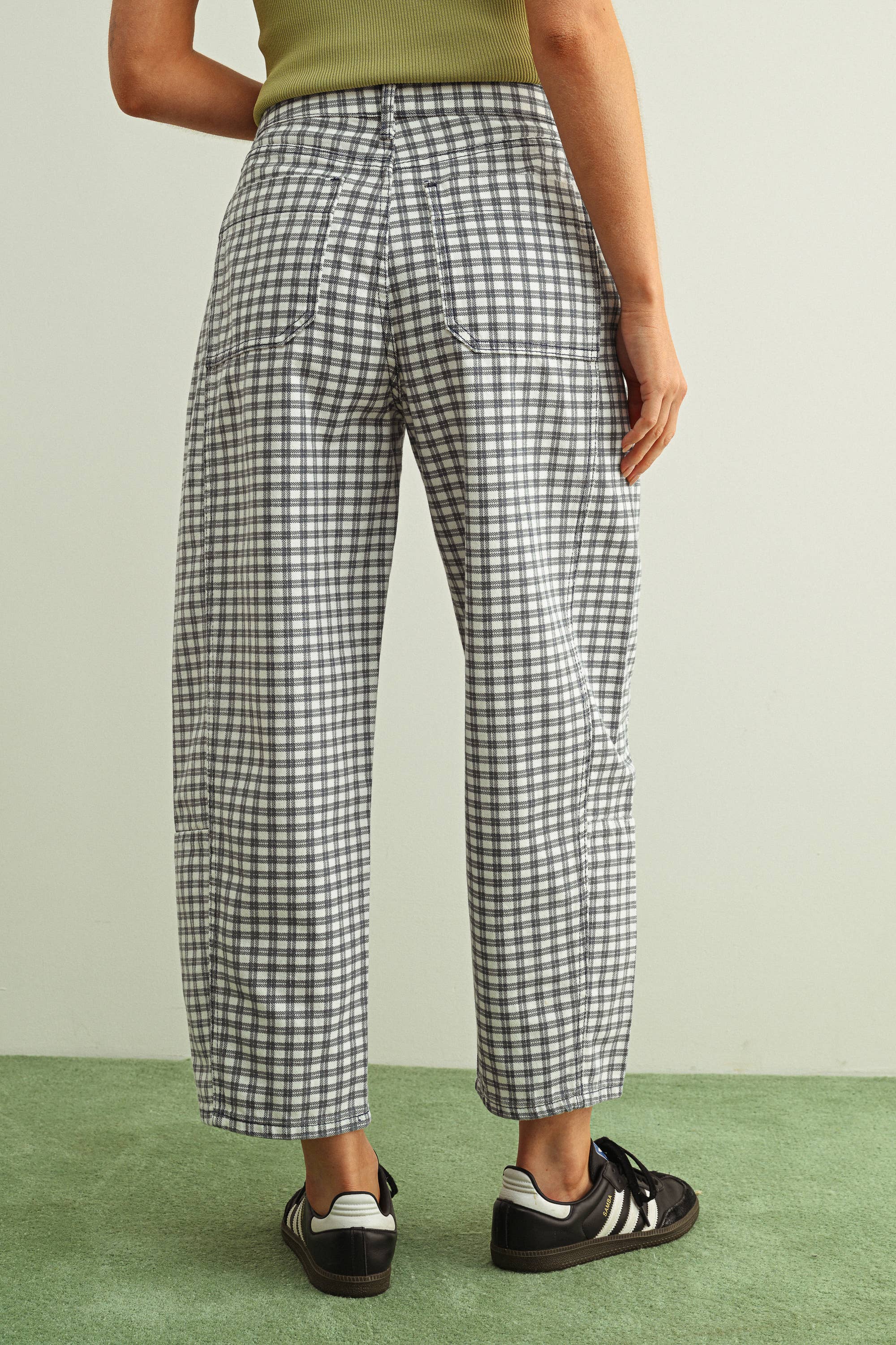 NAVY CHECKER BARREL PANTS