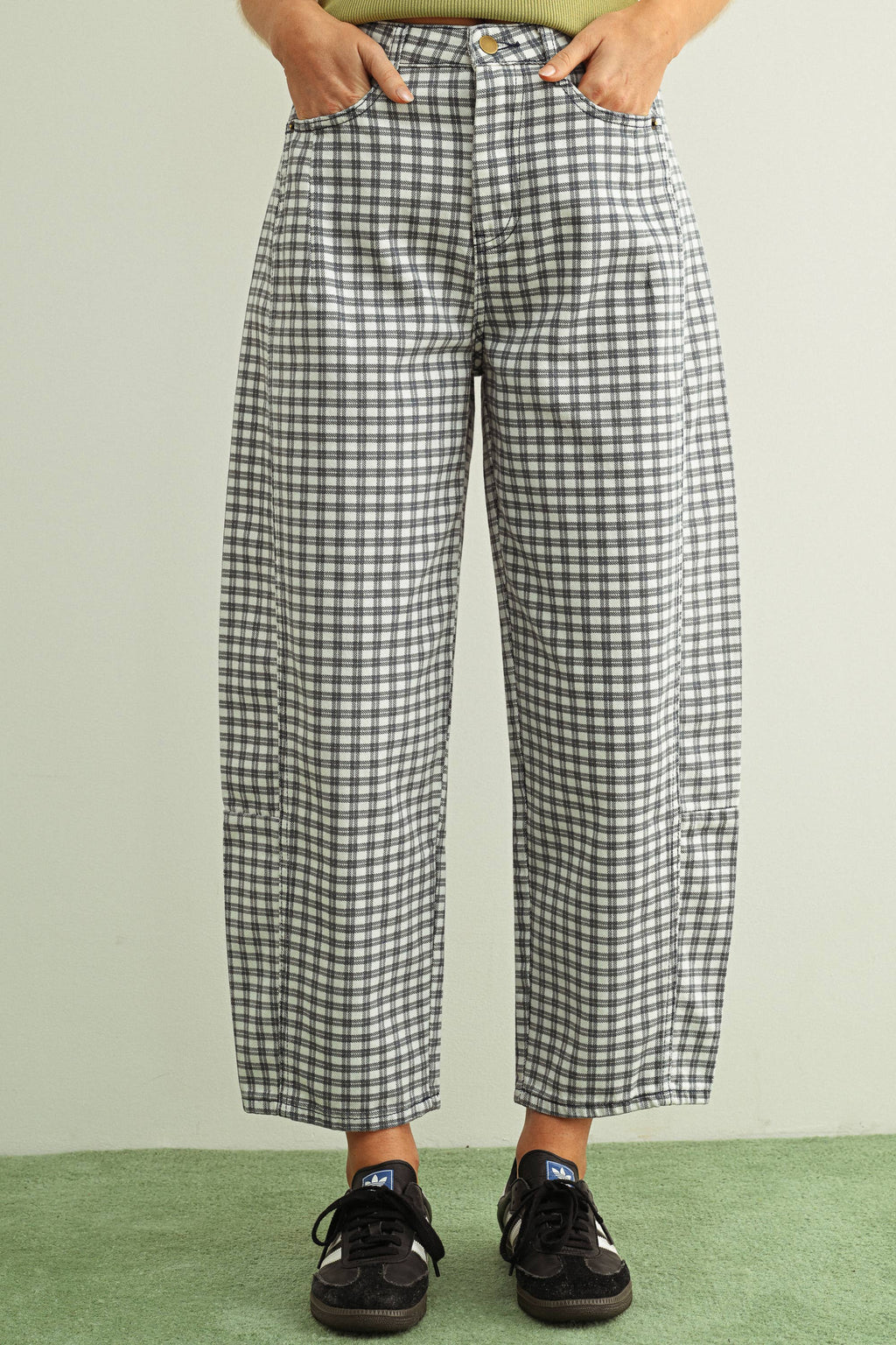 NAVY CHECKER BARREL PANTS