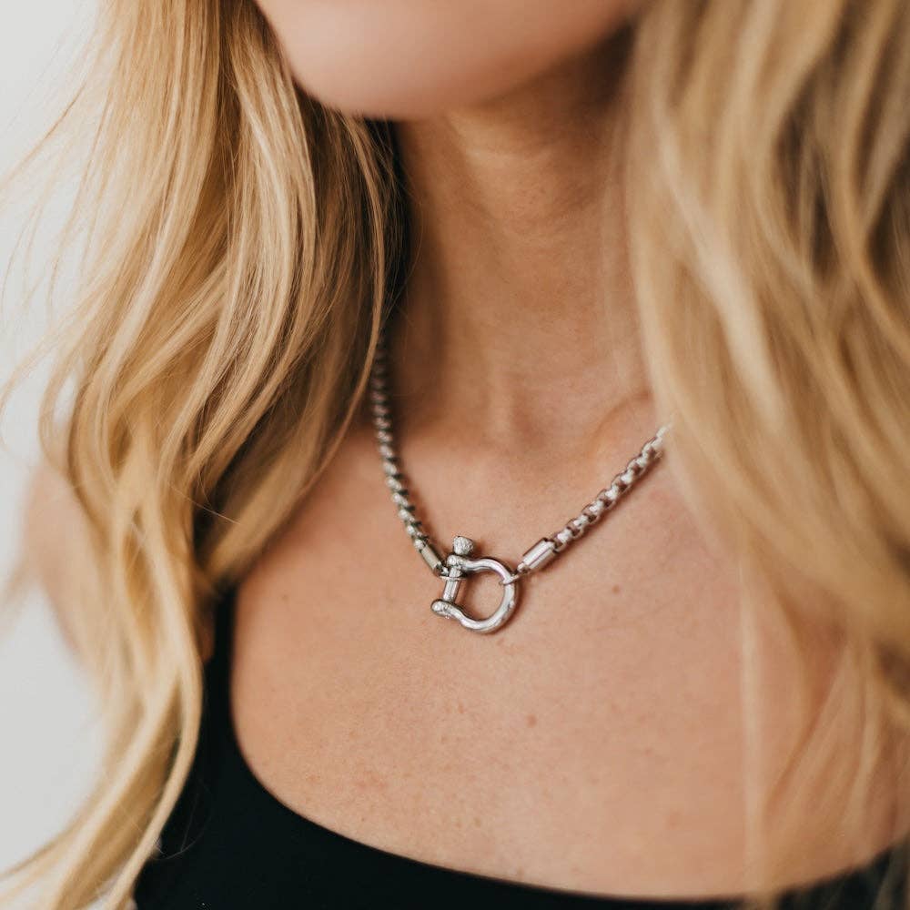 Lucky Me Horseshoe Necklace
