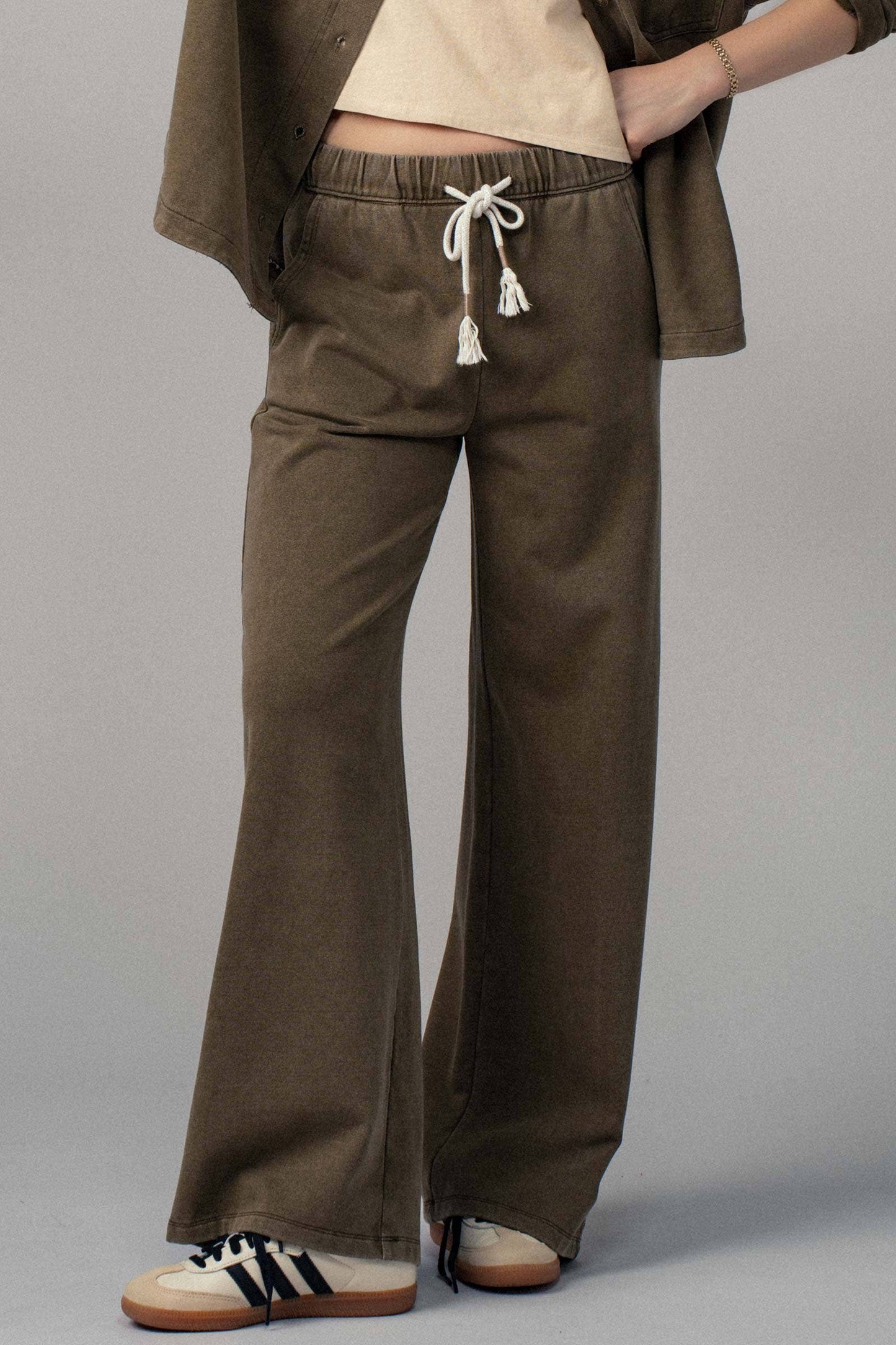 Relaxed Wide Leg Drawstring Pants