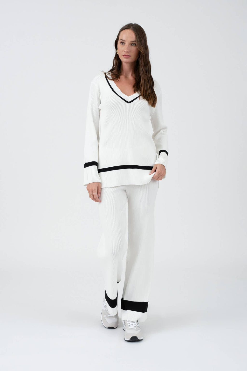 CONTRAST SWEATER