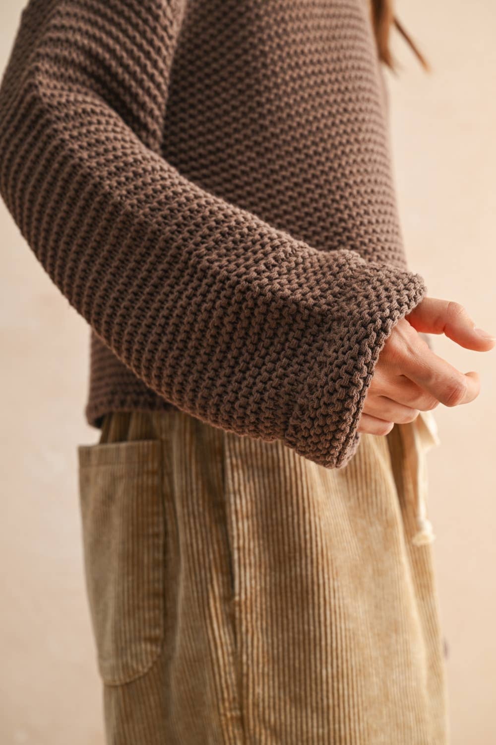 ROUND NECK SWEATER