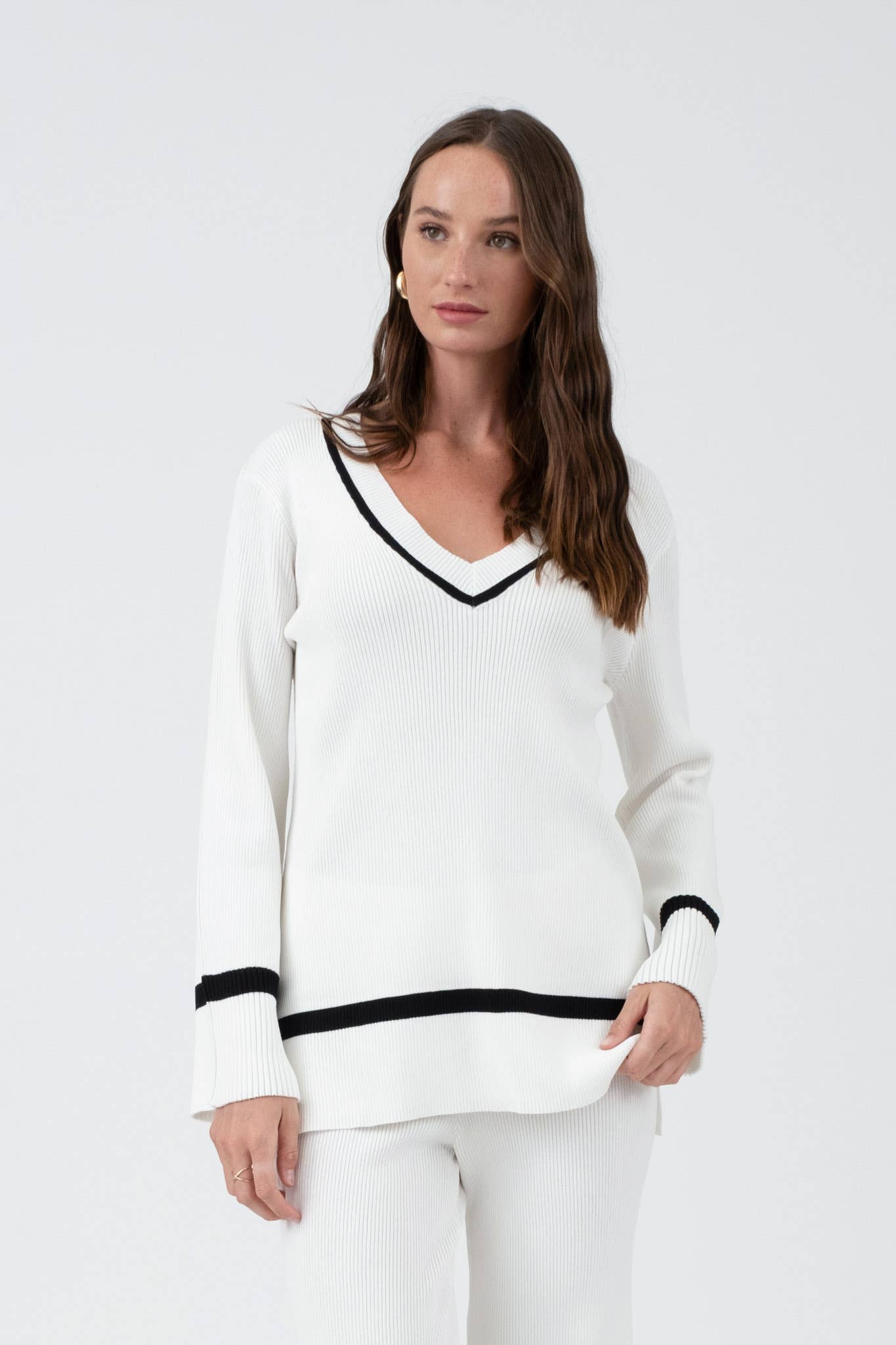 CONTRAST SWEATER