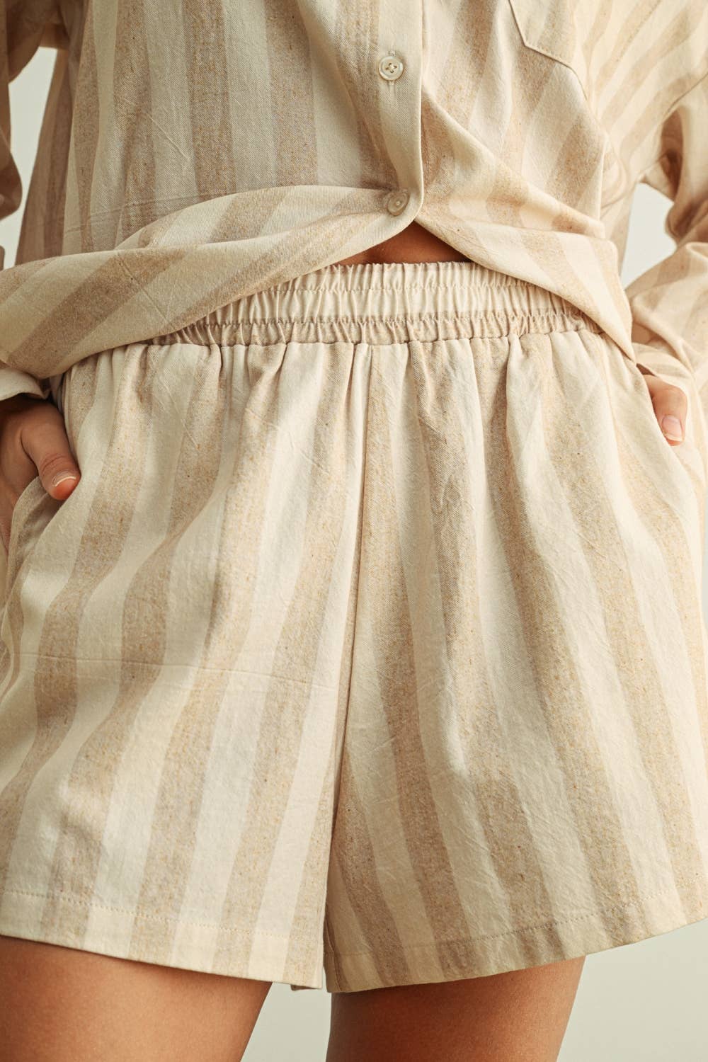 STRIPED CREAM SHORTS