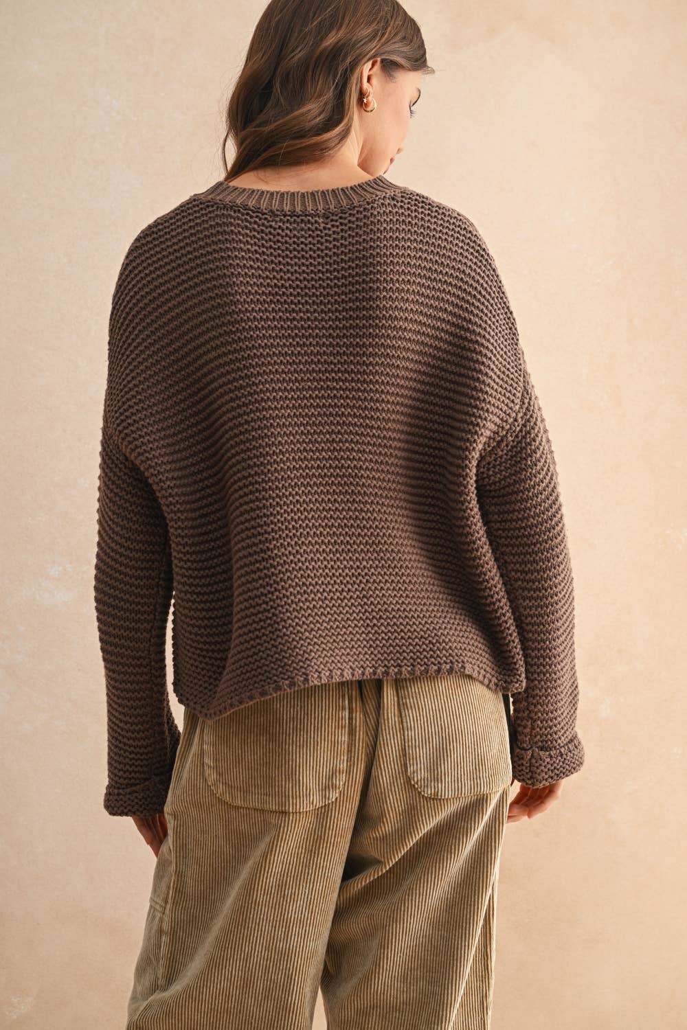 ROUND NECK SWEATER