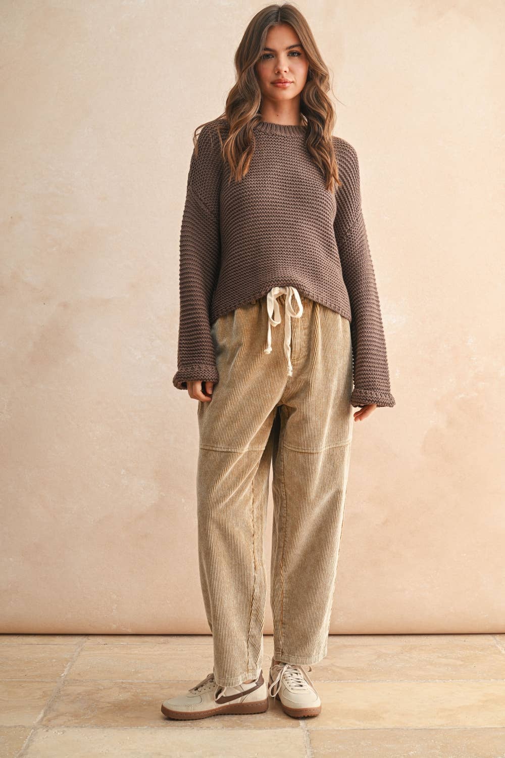 ROUND NECK SWEATER