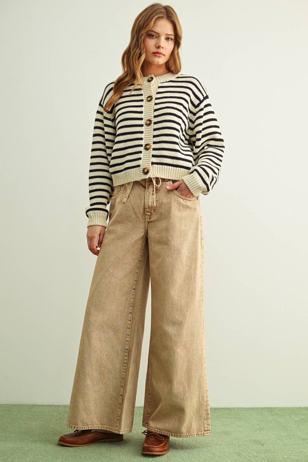 STRIPED KNITTED BUTTON CARDIGAN