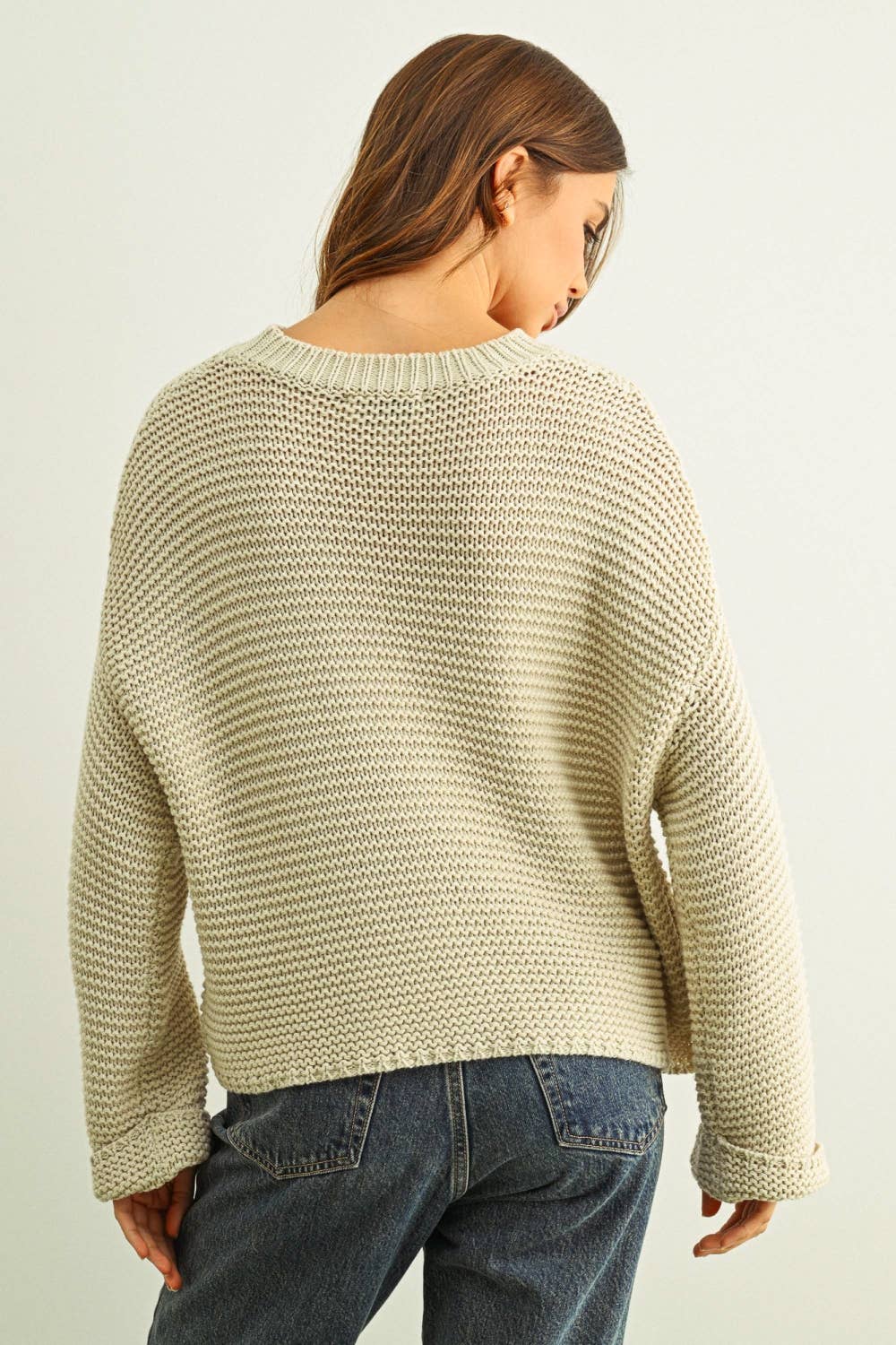 ROUND NECK SWEATER