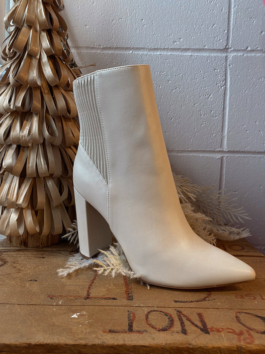 Charlotte Off White Bootie
